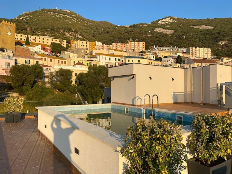 The Centre - Modern Family With Rooftop Pool & Terrace - Children For Free * Gibraltar