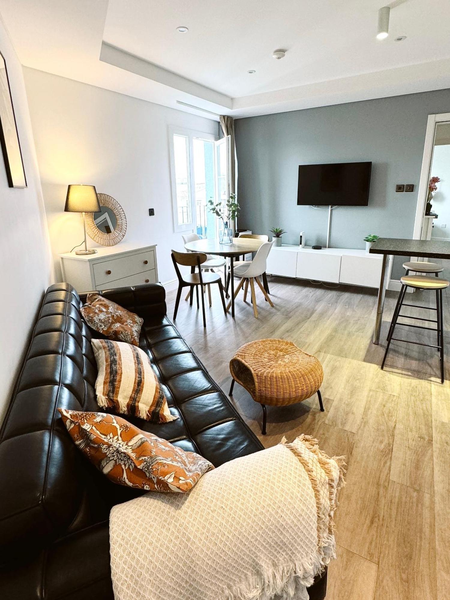 Stunning Centre Penthouse With Private Balcony - Grand House Apartamento Gibraltar