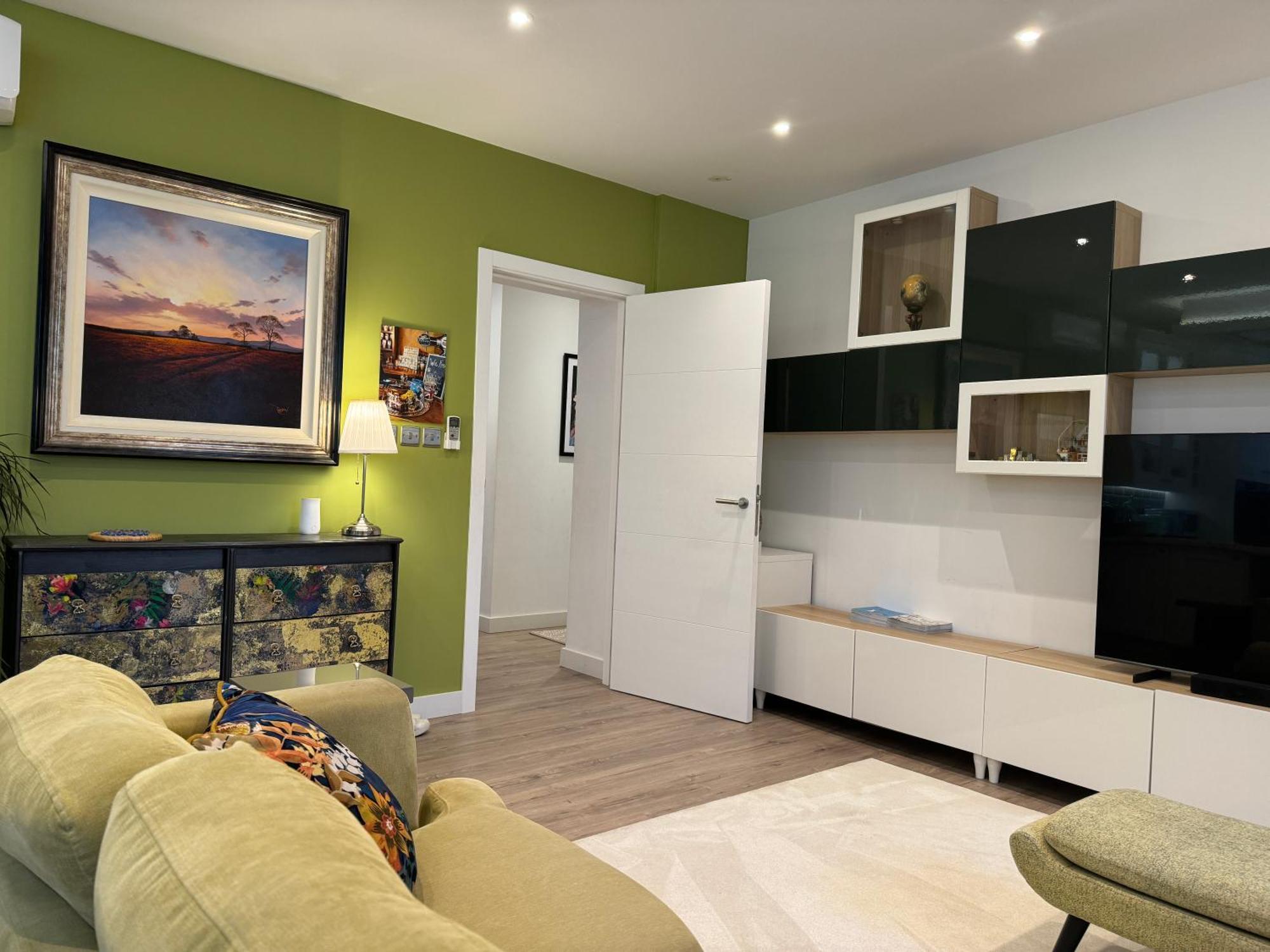 Sleek Oasis In The Heart Of - Sleeps 6 *