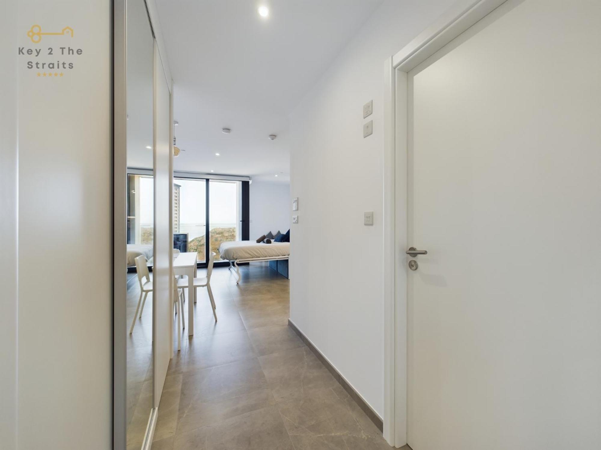 Luxury Sunrise Beach And Oceanview Room With Balcony Apartment Gibraltar