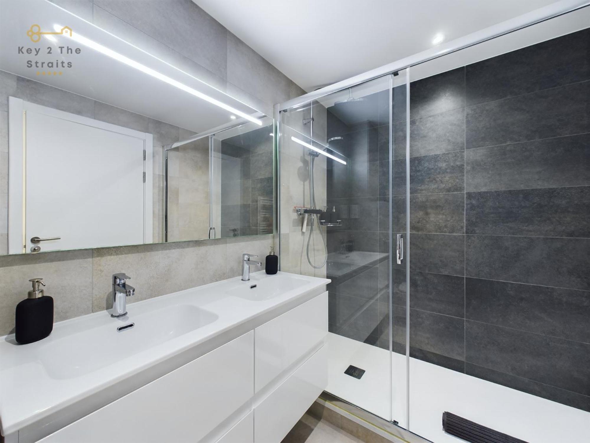 Apartment Luxury Sunrise Beach And Oceanview Room With Balcony