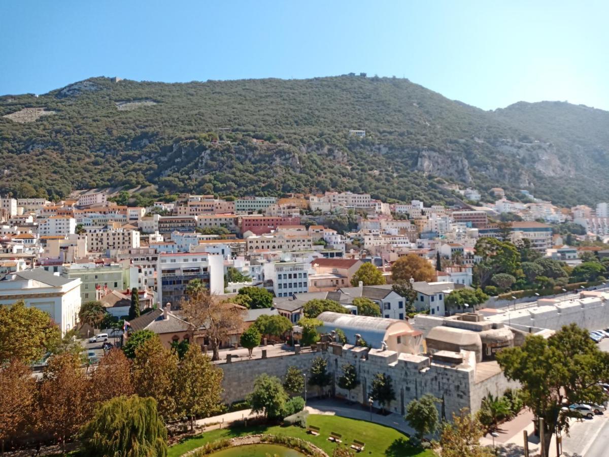 Apartamento Kings Wharf Studio: Retreat With Pools And Gym Gibraltar